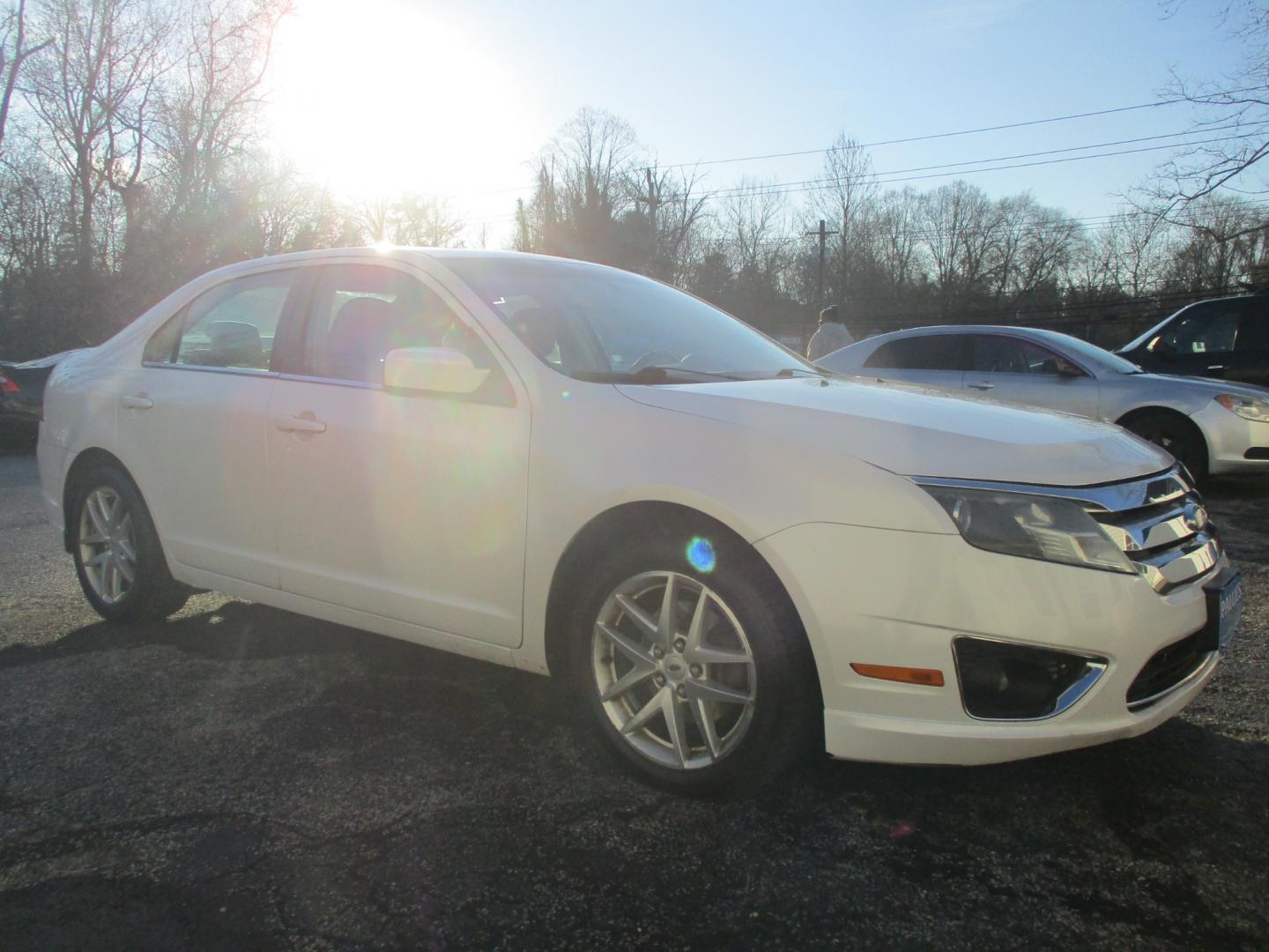 2010 WHITE Ford Fusion V6 SEL (3FAHP0JG5AR) with an 3.0L V6 DOHC 24V engine, AUTOMATIC transmission, located at 540a Delsea Drive, Sewell, NJ, 08080, (856) 589-6888, 39.752560, -75.111206 - Photo#8